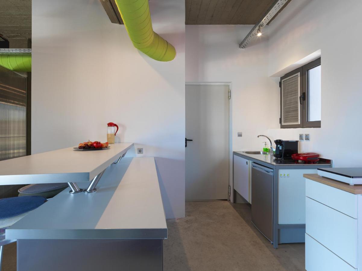 Ceramus Apartments Gazi View เอเธนส์ ภายนอก รูปภาพ